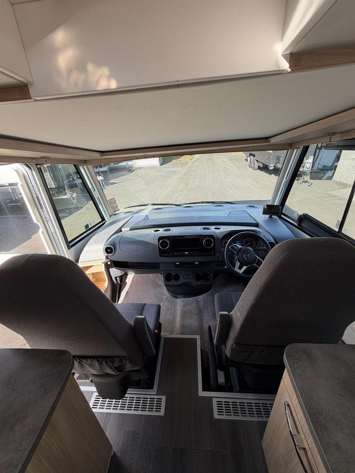2024 Mercedes-Benz Frankia M - Line I7400 Plus