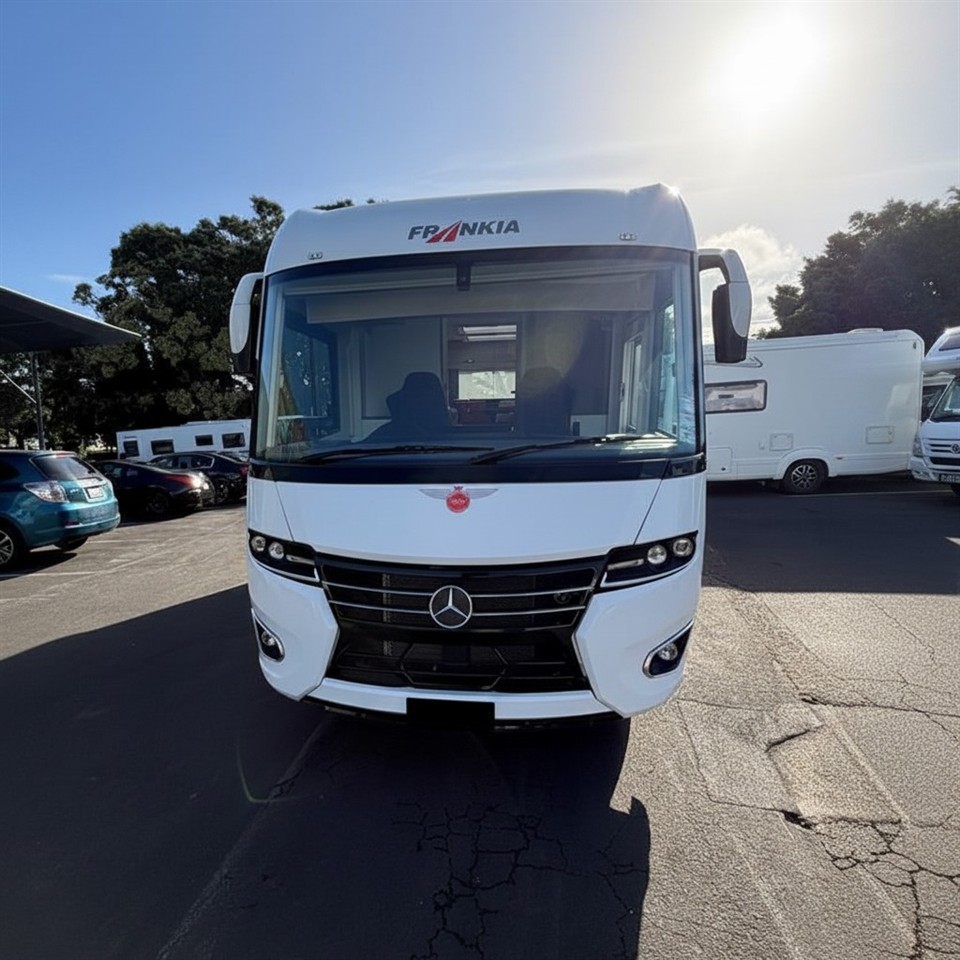 2024 Mercedes-Benz Frankia M - Line I7400 Plus