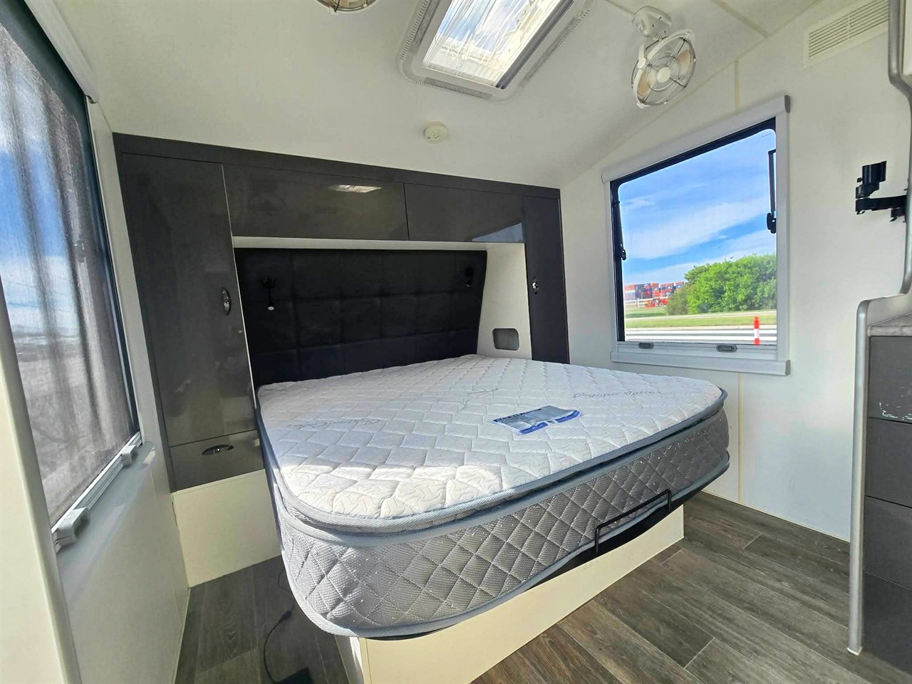 2021 Active caravan 21.6-ESCAPE