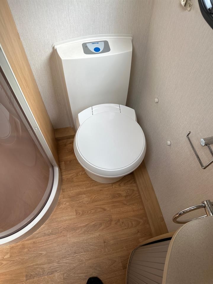 2010 LUNAR   Quasar 462