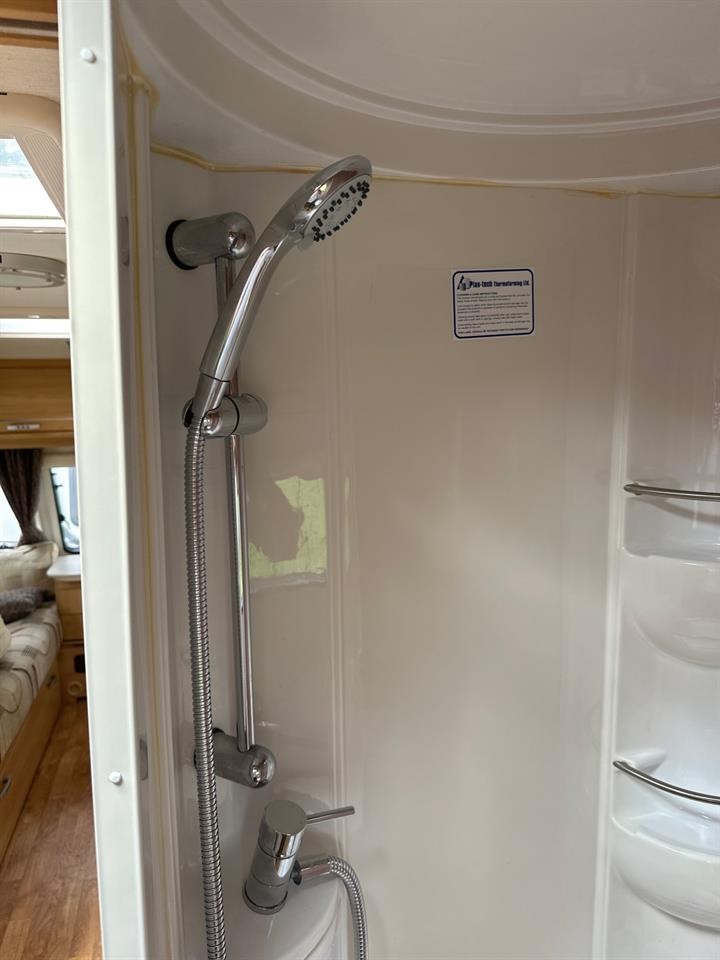 2010 LUNAR   Quasar 462