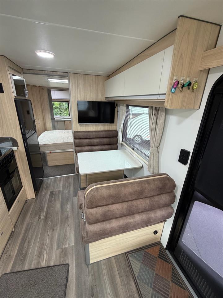 2025 Leisureline Quartz