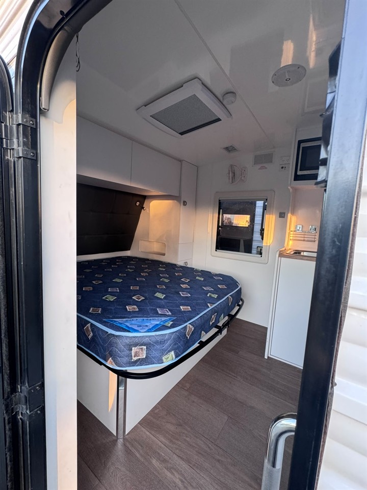 2022 Crusader Life Changer Bunkie