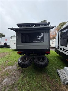 2023 Ezy Trail Robe - Thumbnail
