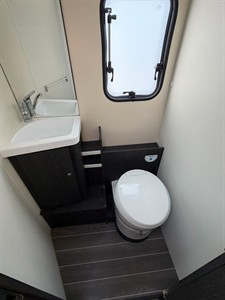 2022 Ford Transit - Thumbnail