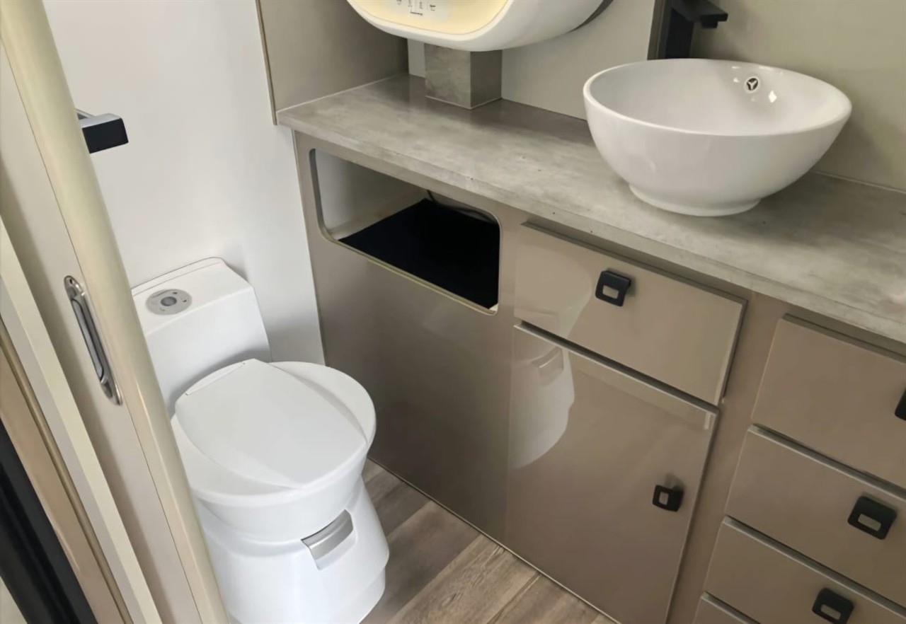 2020 JB Scorpion sting