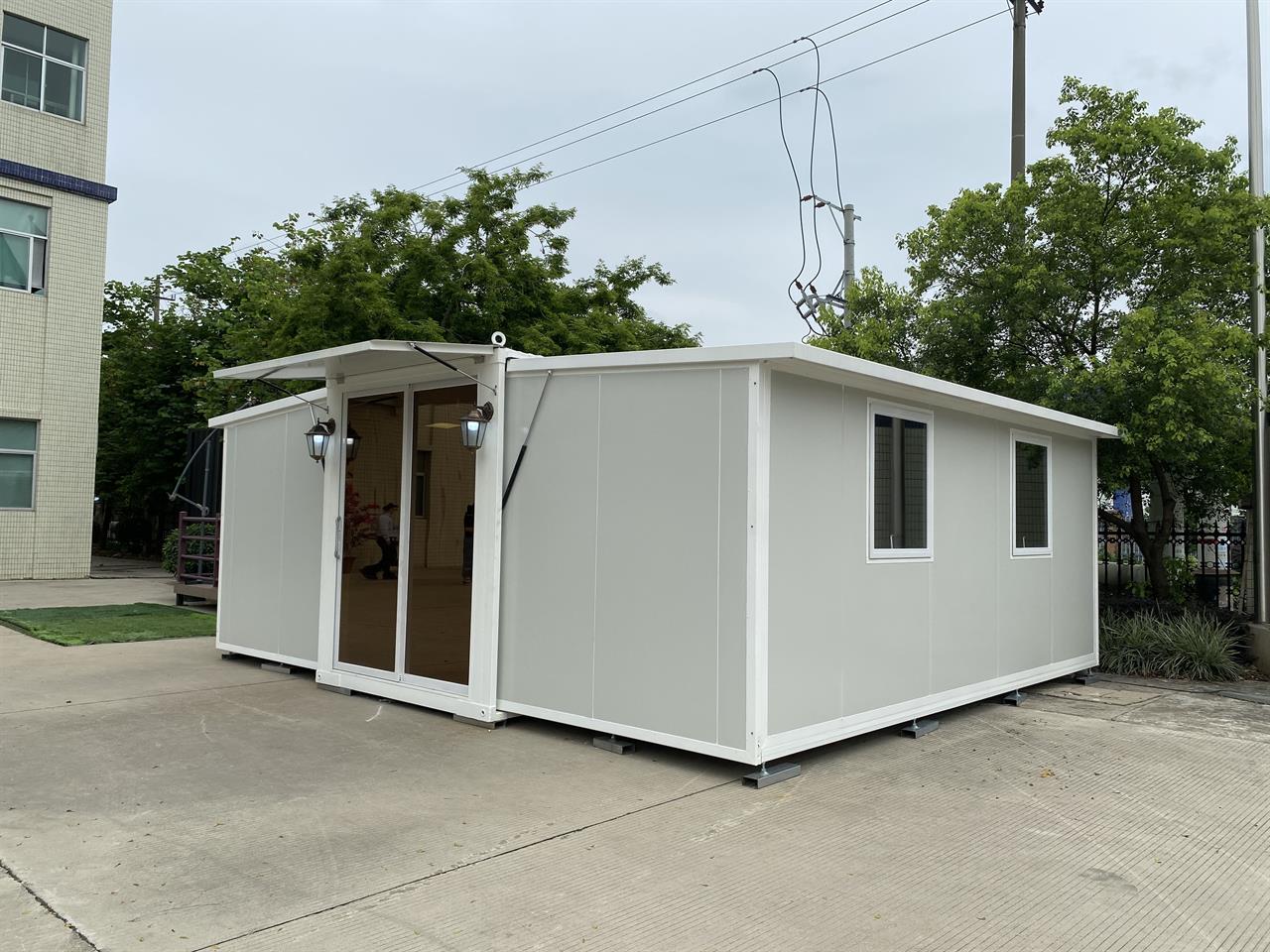 2023 MOTOR HUB Minihouse