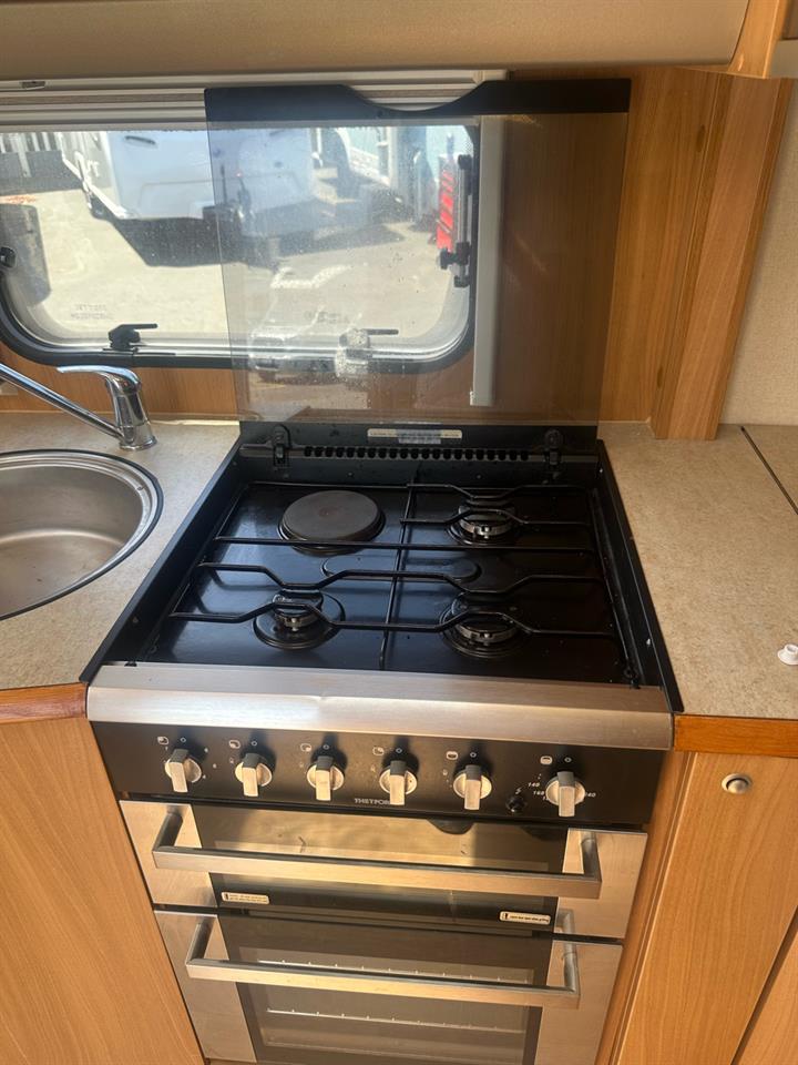 2009 SWIFT CONQUEROR