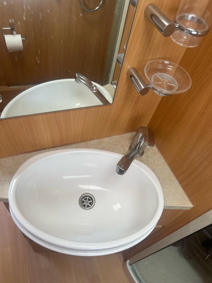 2009 SWIFT CONQUEROR