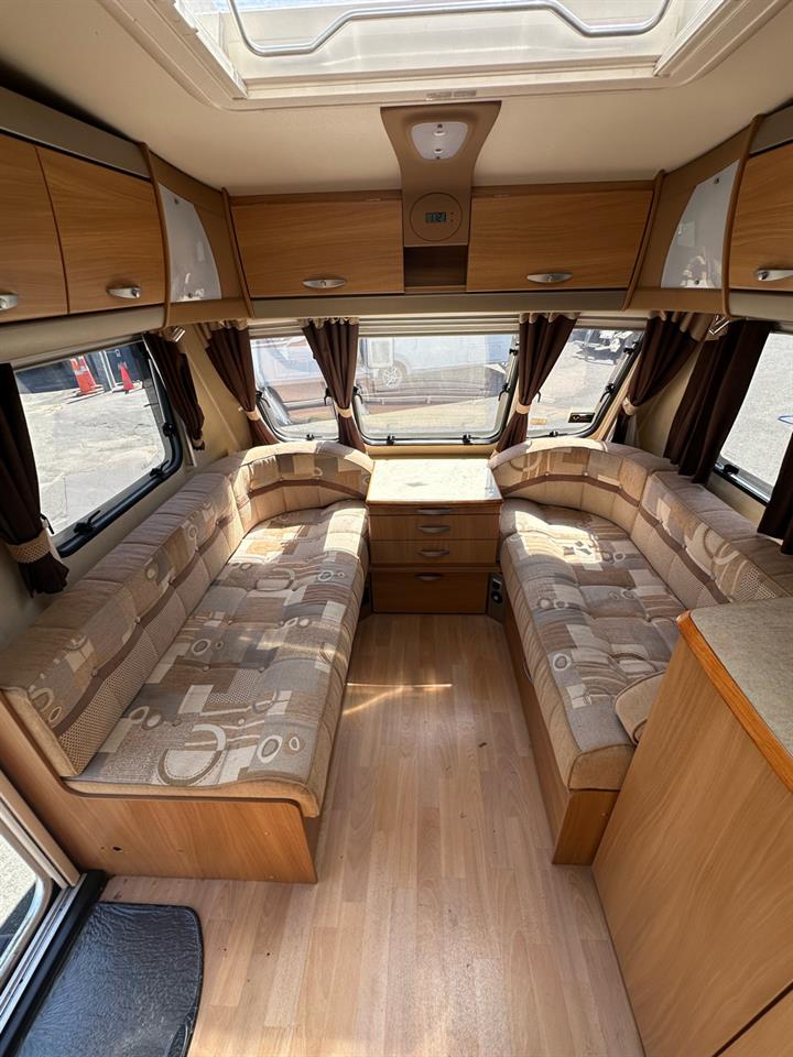 2009 SWIFT CONQUEROR