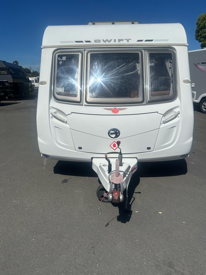 2009 SWIFT CONQUEROR