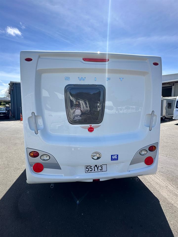 2009 SWIFT CONQUEROR