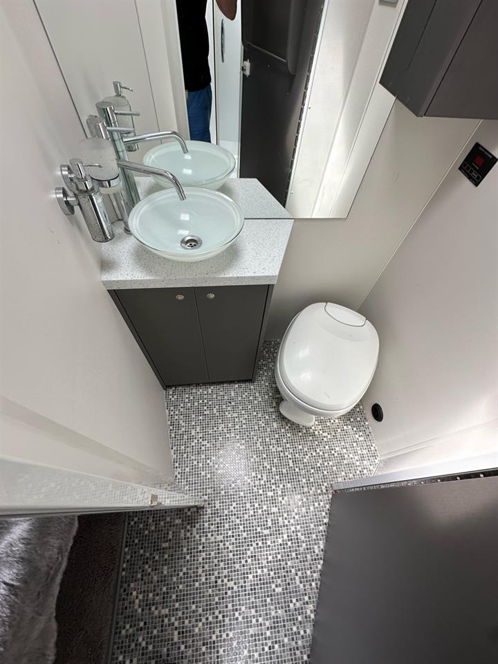 2011 Mitsubishi Canter