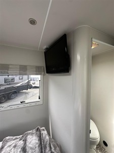 2011 Mitsubishi Canter - Thumbnail