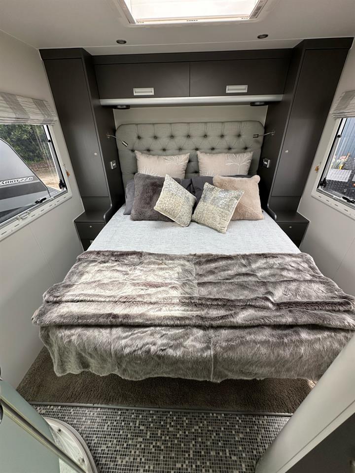 2011 Mitsubishi Canter