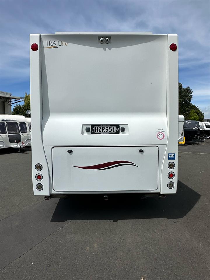 2011 Mitsubishi Canter